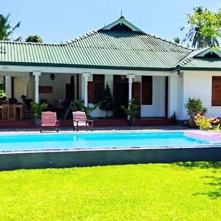 Tranquility Guest House Hikkaduwa Buitenkant foto