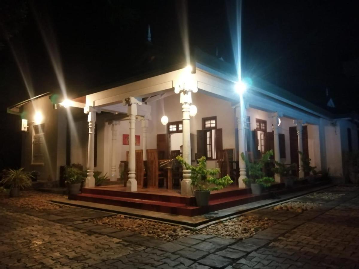 Tranquility Guest House Hikkaduwa Buitenkant foto