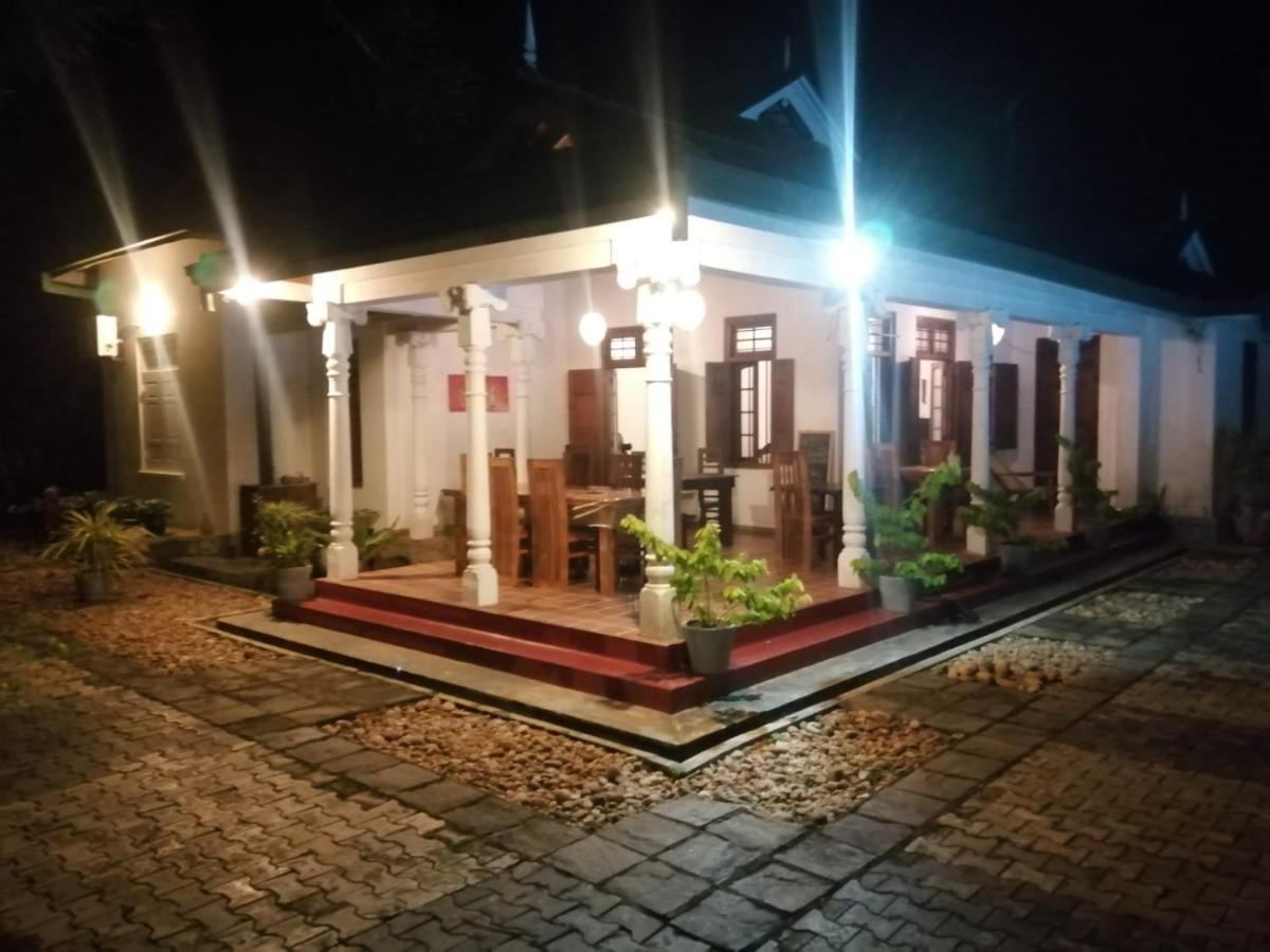 Tranquility Guest House Hikkaduwa Buitenkant foto
