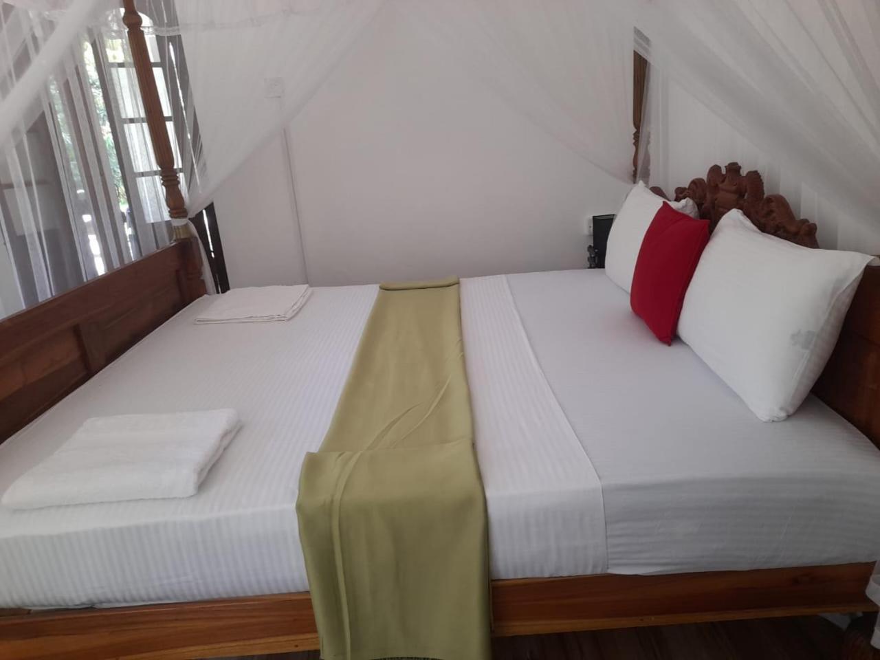 Tranquility Guest House Hikkaduwa Buitenkant foto