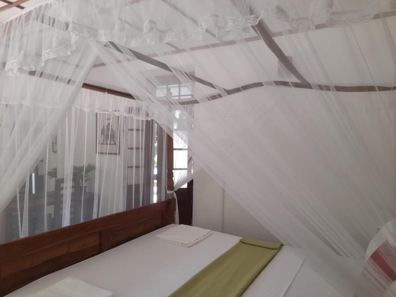 Tranquility Guest House Hikkaduwa Buitenkant foto