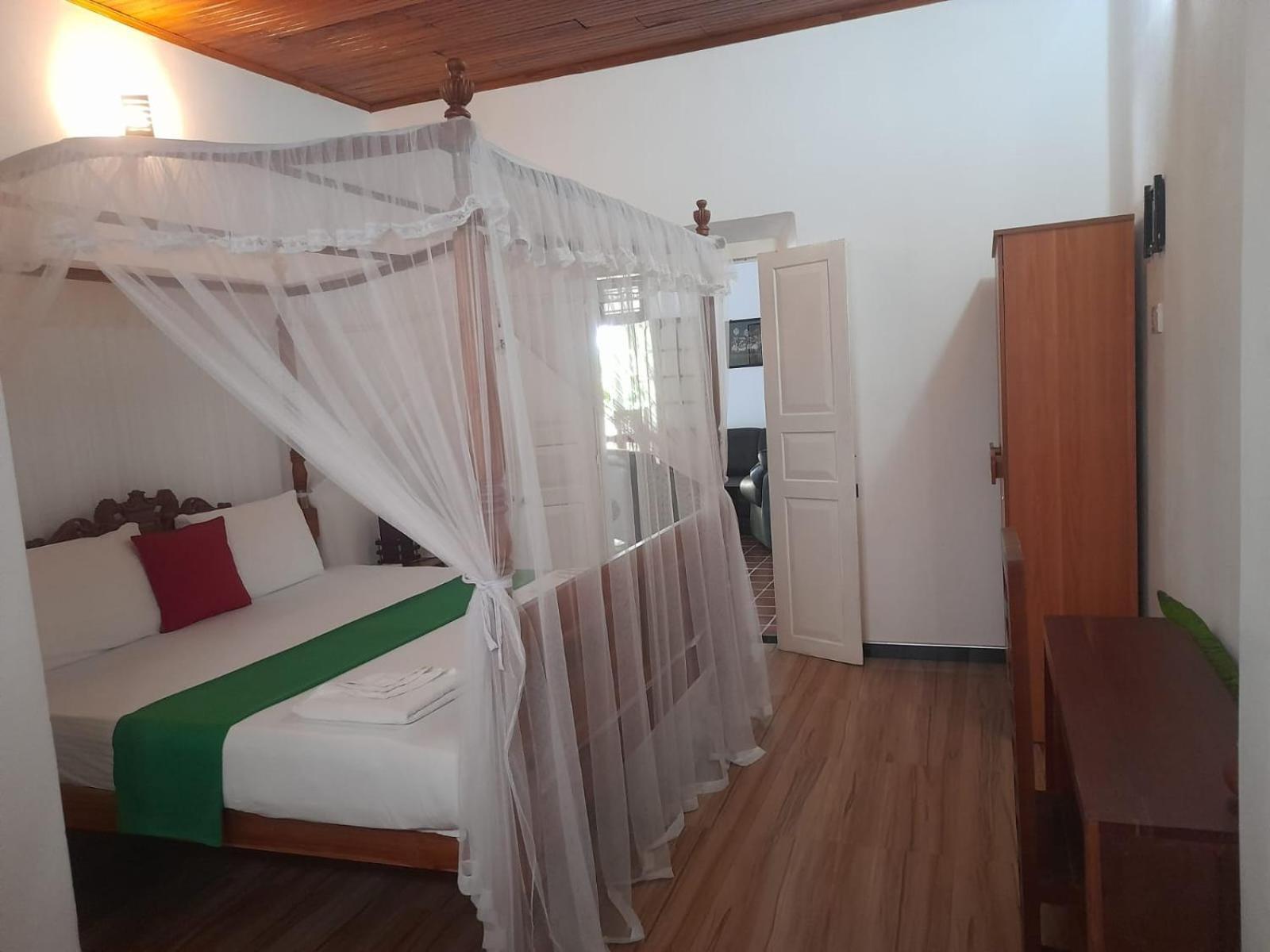 Tranquility Guest House Hikkaduwa Buitenkant foto