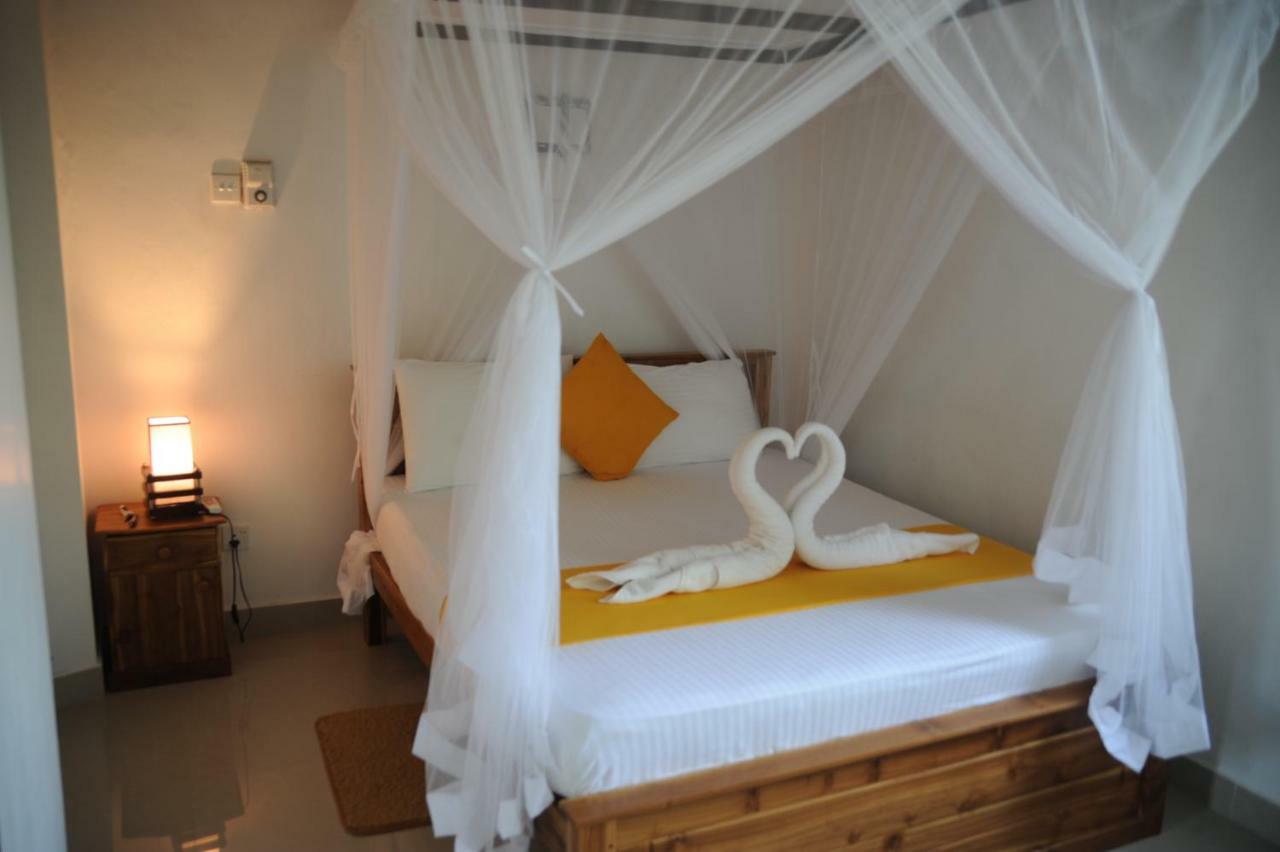 Tranquility Guest House Hikkaduwa Buitenkant foto