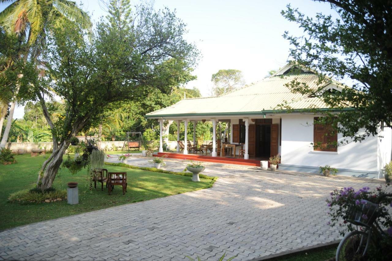 Tranquility Guest House Hikkaduwa Buitenkant foto