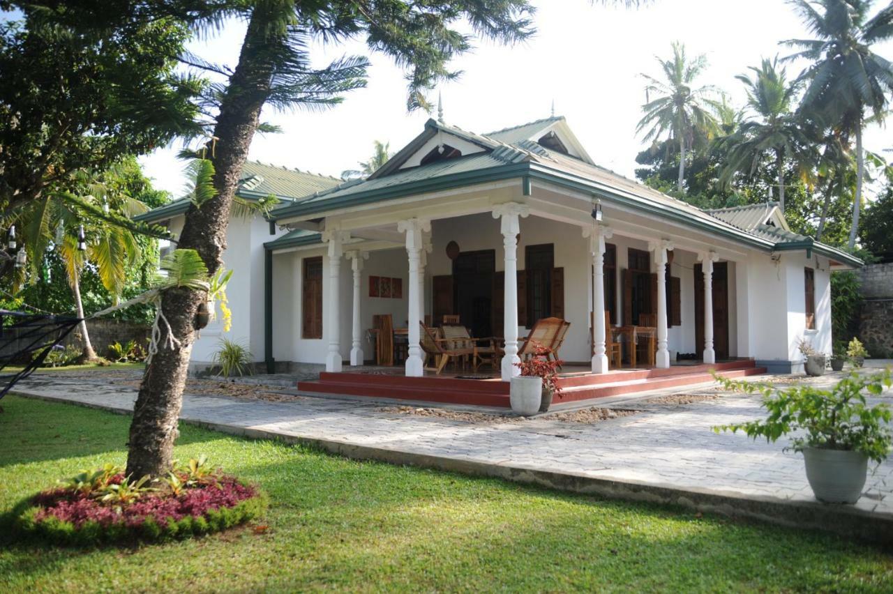Tranquility Guest House Hikkaduwa Buitenkant foto
