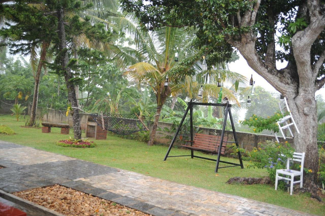 Tranquility Guest House Hikkaduwa Buitenkant foto