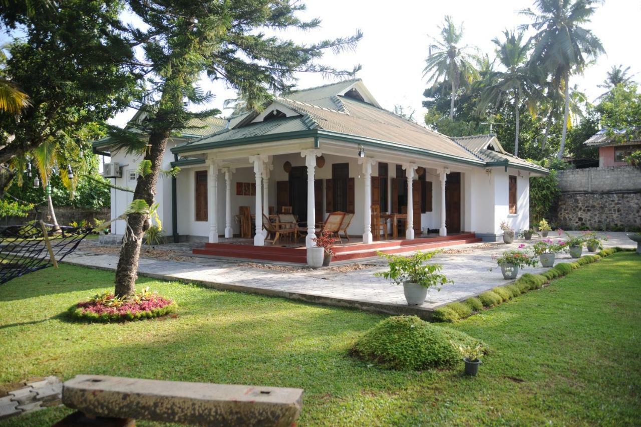 Tranquility Guest House Hikkaduwa Buitenkant foto