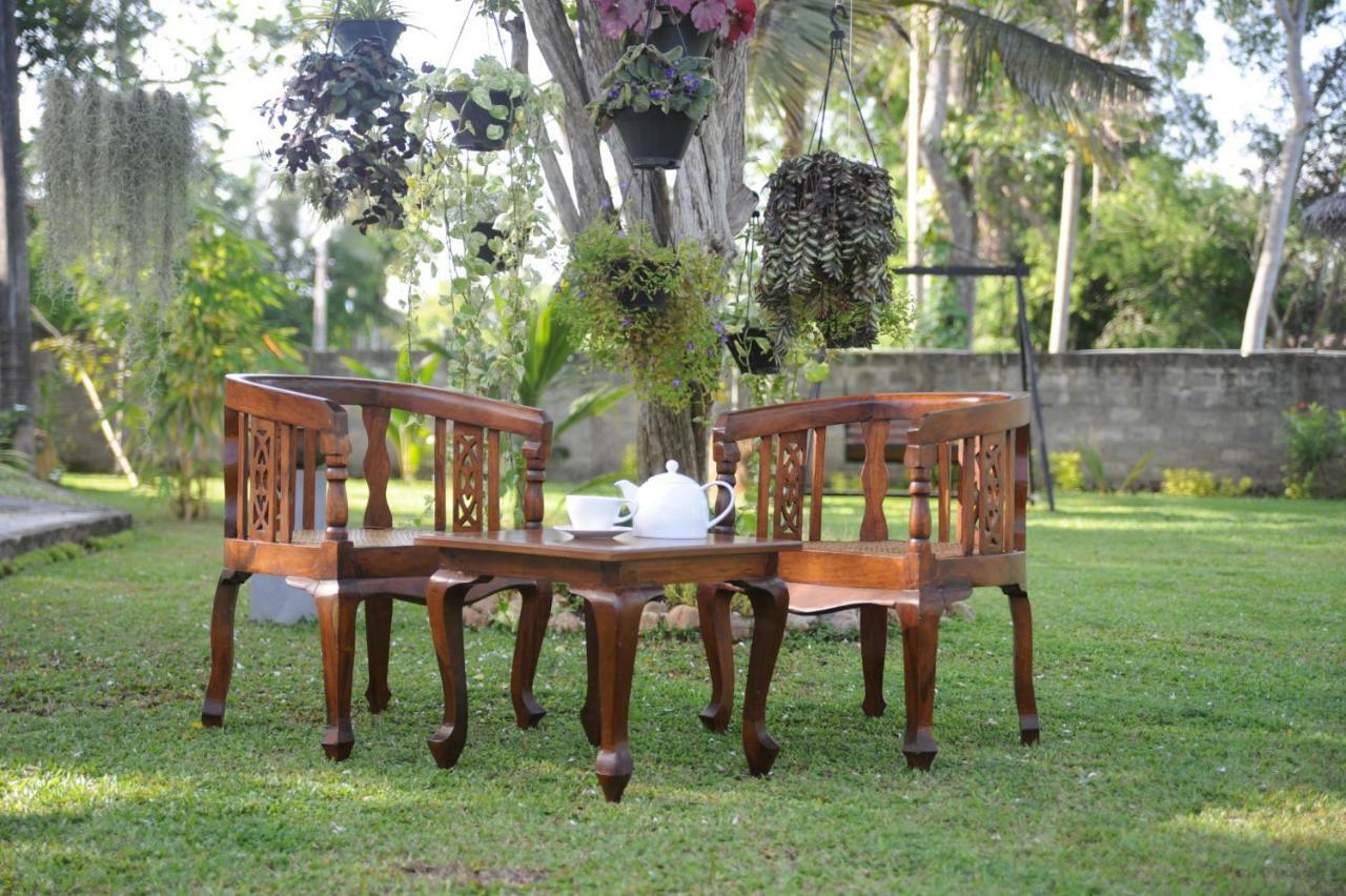 Tranquility Guest House Hikkaduwa Buitenkant foto